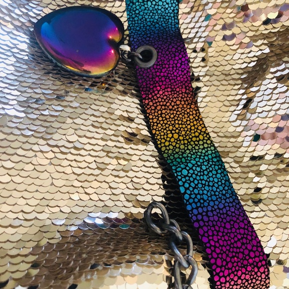 Rainbow holographic heart choker - Picture 6 of 8